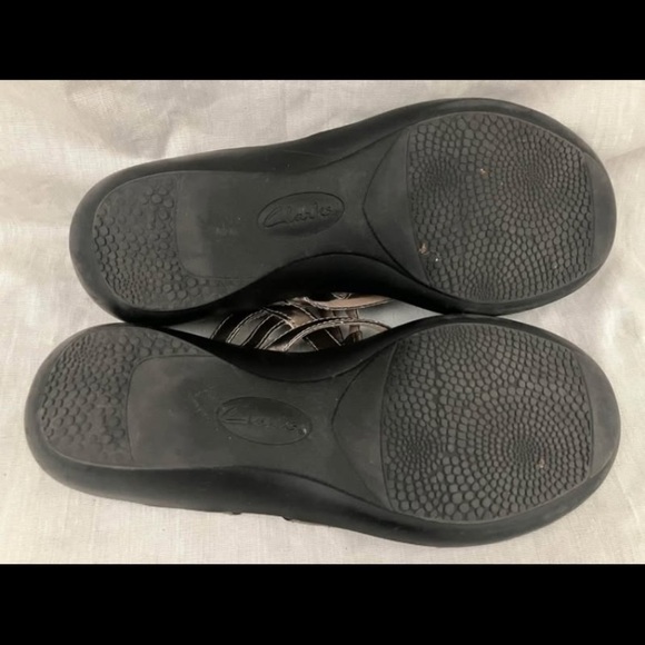 women’s size 8 Clark’s Privo metallic finish sandal Velcro tie - Picture 6 of 10